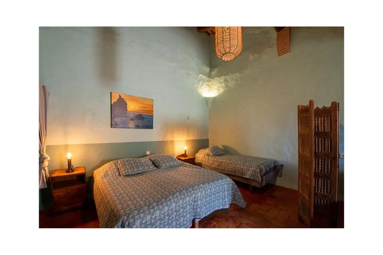 Mas Del Llop Blanc - Dog Friendly Hostal Rural - B&B Sobrestany Bed & Breakfast
