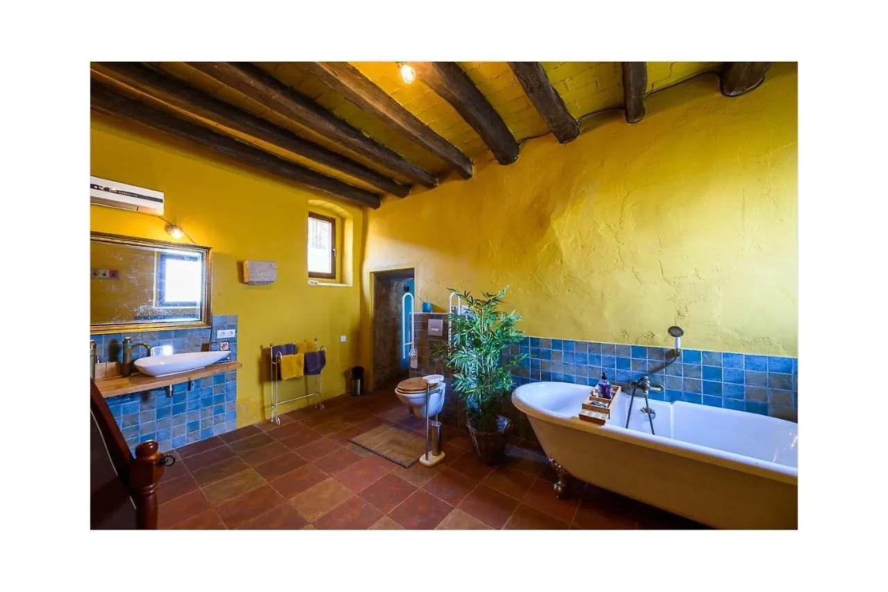 *** Bed & Breakfast Mas Del Llop Blanc - Dog Friendly Hostal Rural - B&B Sobrestany Spain