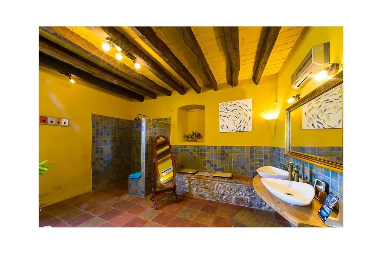 *** Bed & Breakfast Mas Del Llop Blanc - Dog Friendly Hostal Rural - B&B Sobrestany Spain