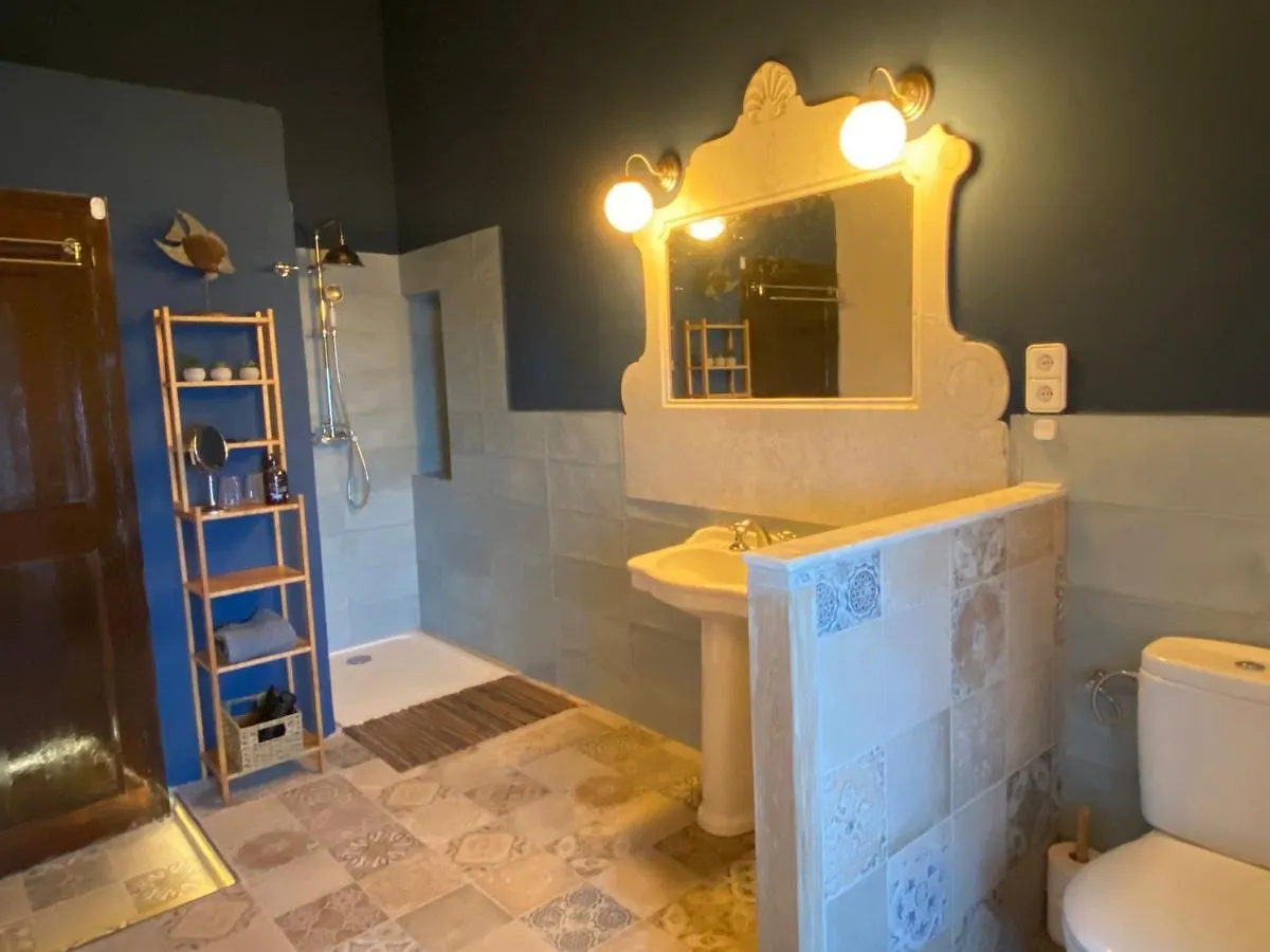 Bed & Breakfast Mas Del Llop Blanc - Dog Friendly Hostal Rural - B&B Sobrestany