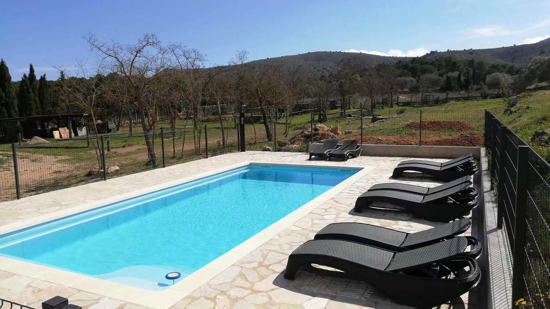Mas Del Llop Blanc - Dog Friendly Hostal Rural - B&B Sobrestany Spain