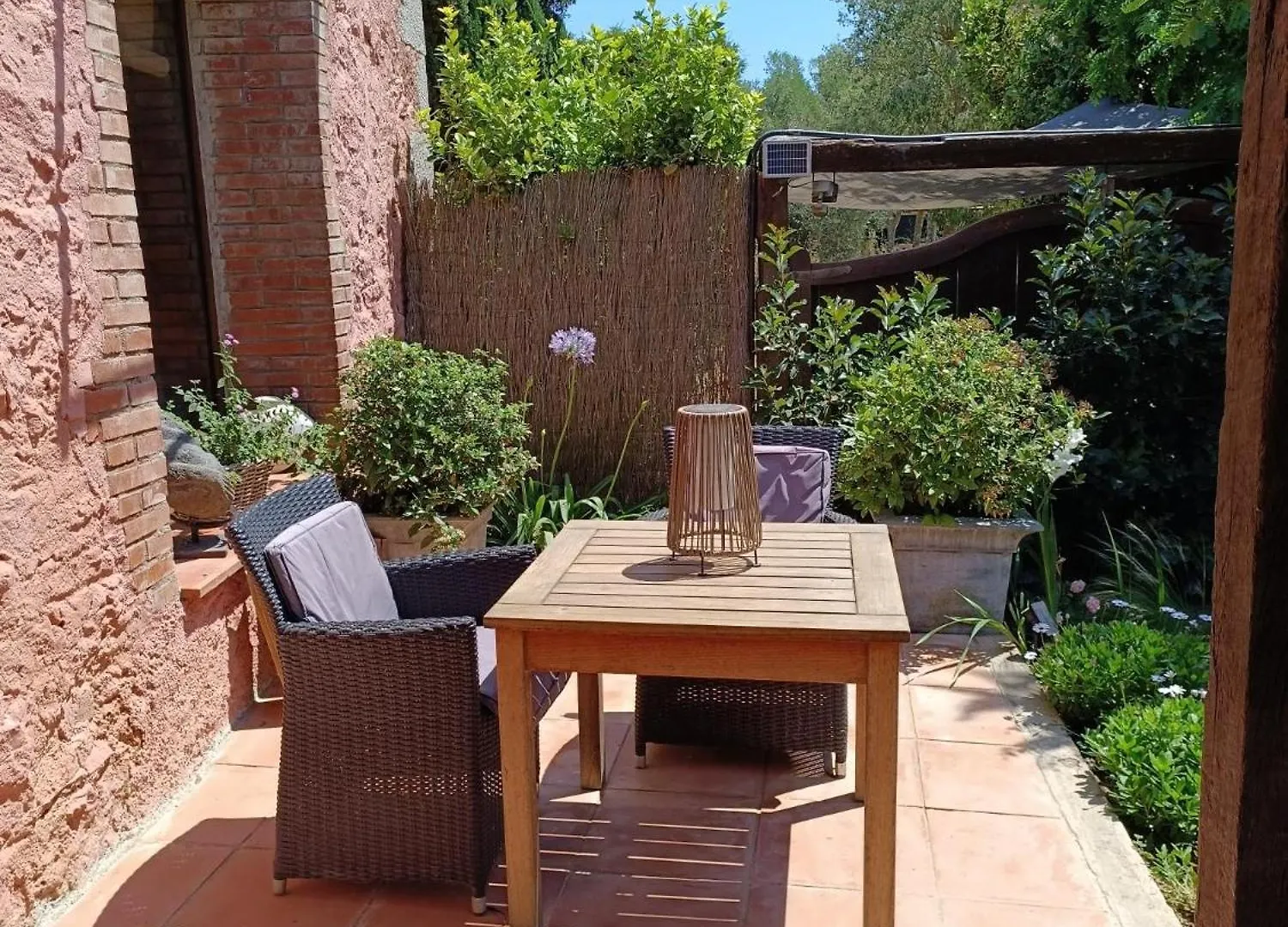 Bed & Breakfast Mas Del Llop Blanc - Dog Friendly Hostal Rural - B&B Sobrestany